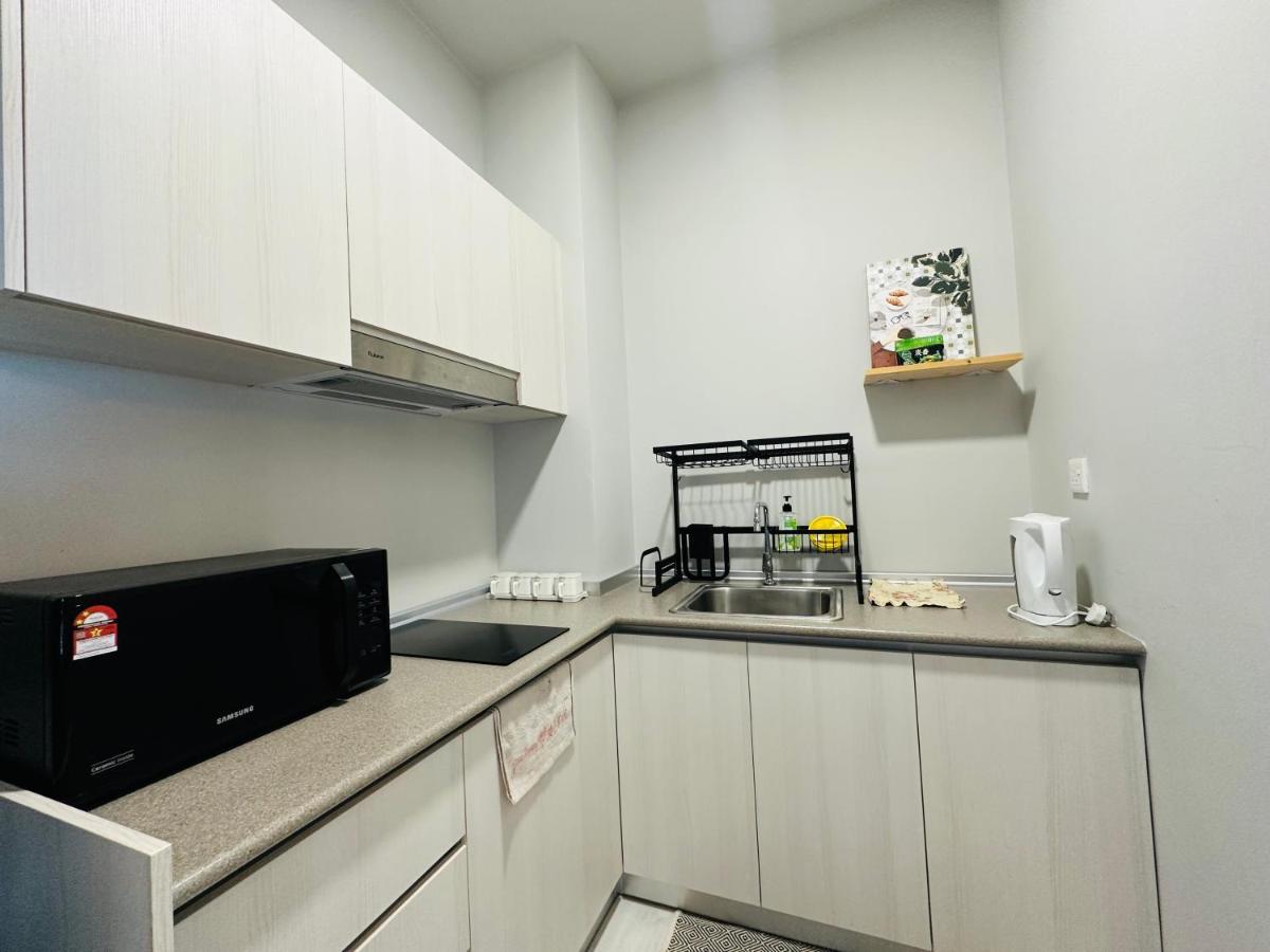 קוטה קינבלו Jesselton Quay - Suite 1 By Staycation Suites Kk מראה חיצוני תמונה