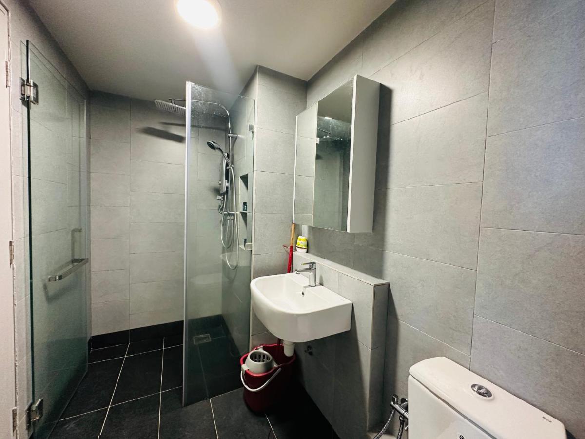 קוטה קינבלו Jesselton Quay - Suite 1 By Staycation Suites Kk מראה חיצוני תמונה